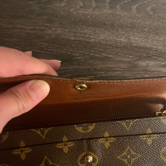 Louis Vuitton Wallet - Picture 7 of 9